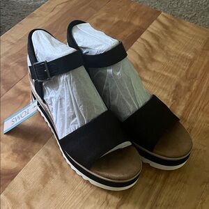 TOMS Black Platform Sandals with Adjustable Ankle Strap